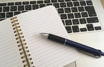 Webサイト、ブログ、メルマガ、ニュースレター、小冊子など、企業からの情報発信をする際の原稿について、元記者でWebメディアでのライティング経験豊富なライターが、企画提案から執筆・ライティングまでを対応します。